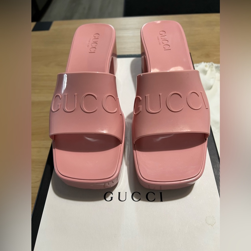 GUCCI WOMEN'S RUBBER SLIDE SANDAL